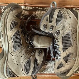 Vasque Breeze Goretex slate waterproof hiking boots‎ women’s sz 8